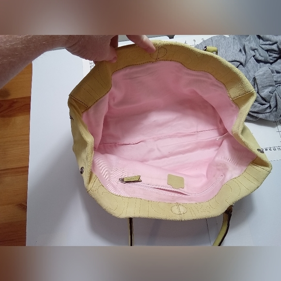 Liz Claiborne green purse with pink lining - Picture 7 of 10